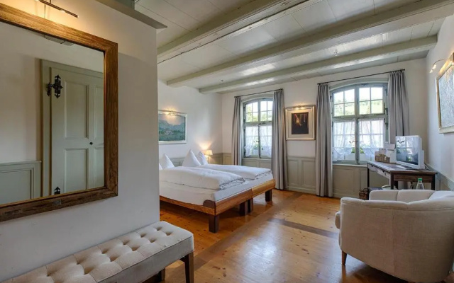 Romantik Hotel Bären – Guest Rooms – Durrenroth