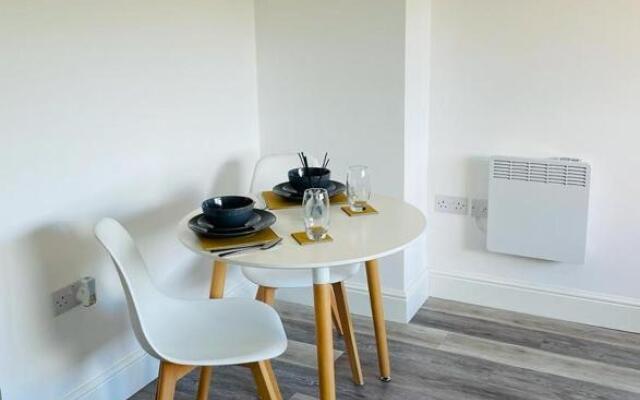 #0410 Lovely one bedroom apartment with free parking