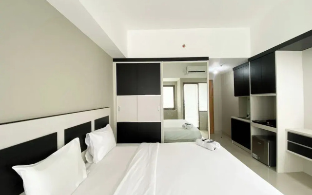Homey Studio At Lrt City Jatibening Apartment