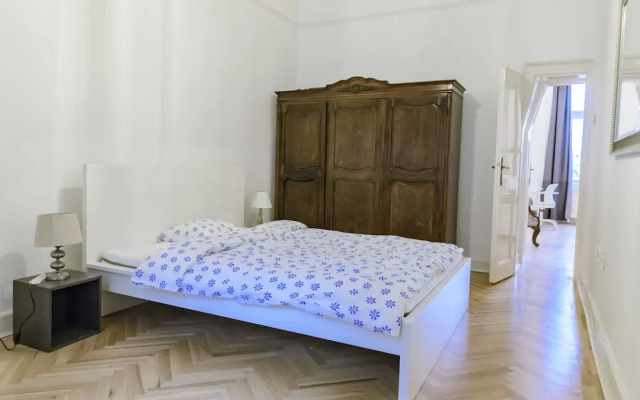 Pelicanstay in Buda Historical District