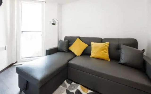 1br-sleeps4-parking-closetocentre