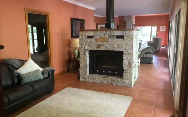 The Grange Homestead – Guest Rooms – Porepunkah