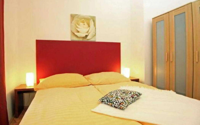 Theatre Apartments