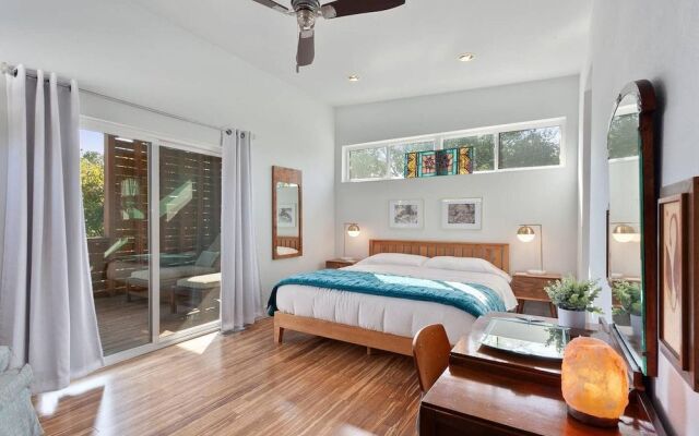 The Local - 2 Blocks to DT Fay - Walk Everywhere!