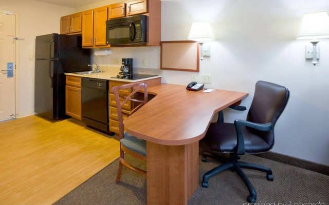 Candlewood Suites Milwaukee Airport by IHG