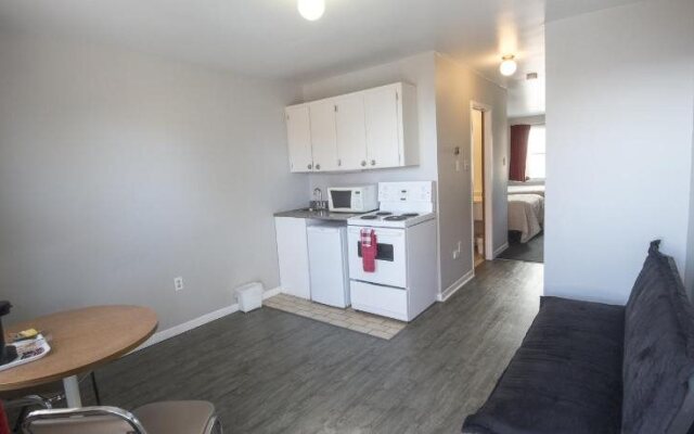 Howard Johnson Bluenose Inn & Suites