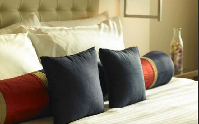 Royal Orchid Central, Vadodara