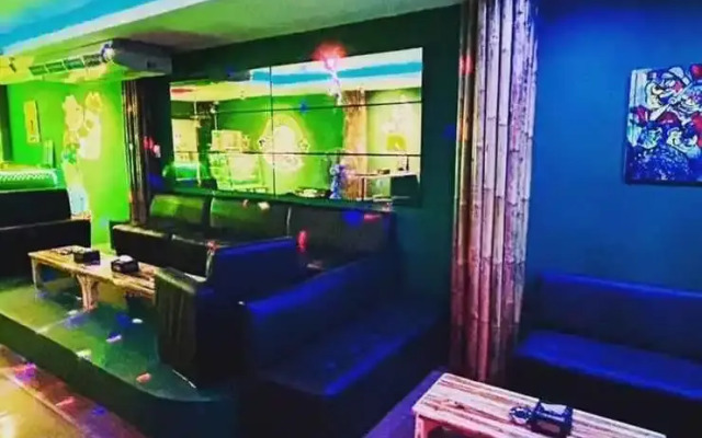 Popeyes Hostel Coffeeshop and Beer Bar