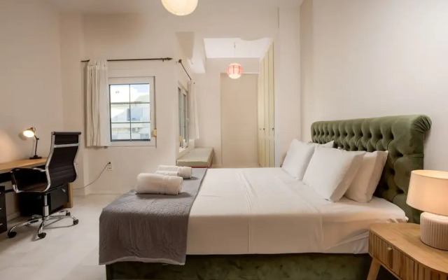 The White Marble Luxury City Apt