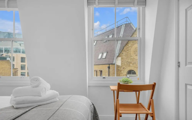 2 Bedroom Service Apt in Artillery Lane