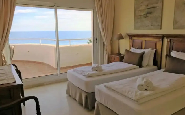Beach Penthouse Bermuda Beach 4