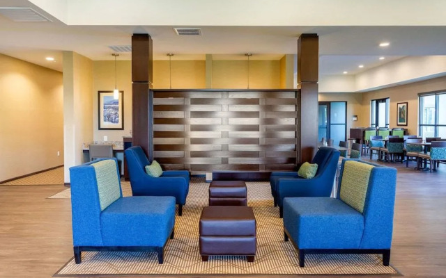 Comfort Suites Burlington Near I-5