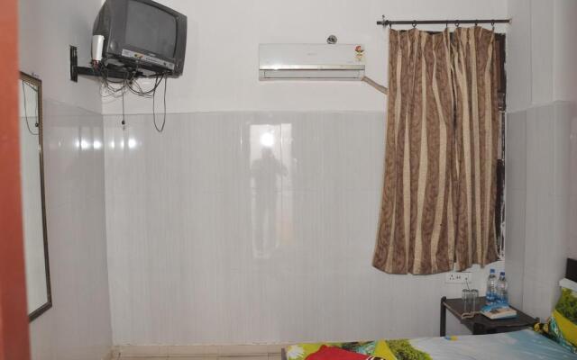 Goroomgo Asha Guest House Amritsar