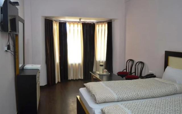 Hotel Himadri Almora