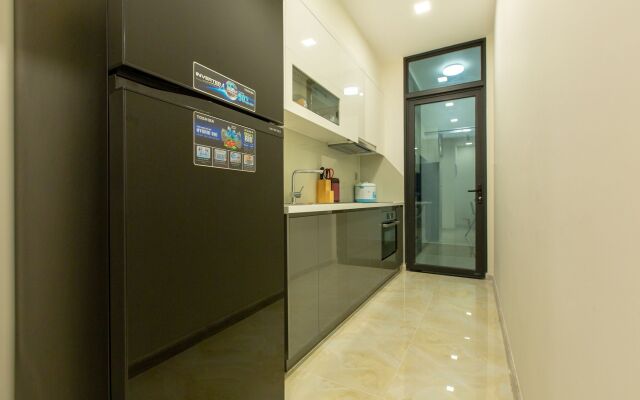 Urban House Saigon - Golden River