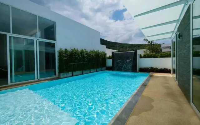 Celeste - 8BR Villa with Pool in Phuket