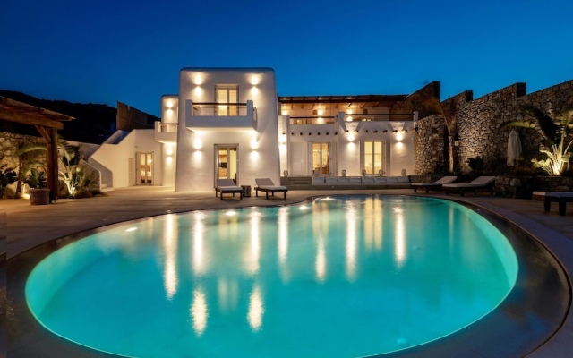 Villa Veneta at Ornos Sea View
