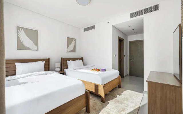Refined 2BR Apartment District One MBR