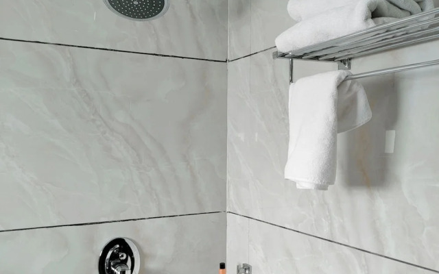 Golden Rock - AM Hotel Kollection