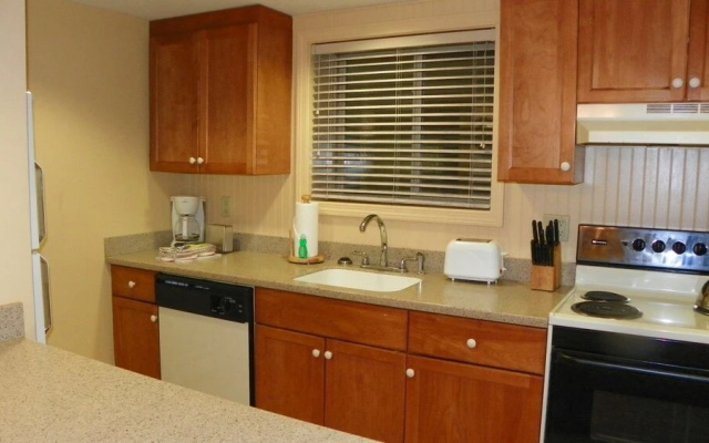 Spend Your Holidays at This 2 Bedroom Pollard Brook Resort Condo in the White Mountains of New Hampshire! - PB Dec 20th-27th, 2shw