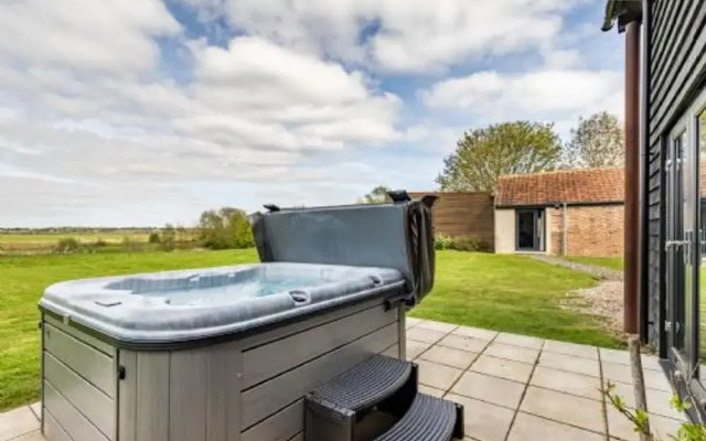Host Stay Willow Barn