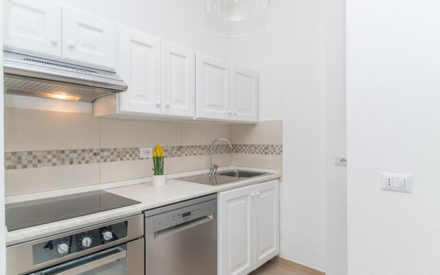 I Fari 85 600mt From The Beach