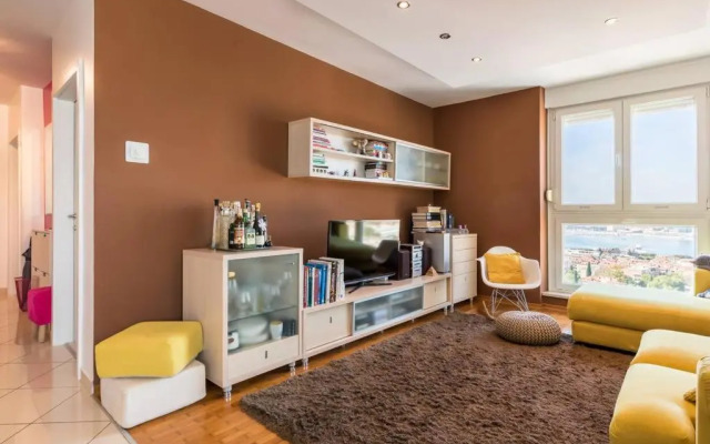 Apartment Penthouse Ema