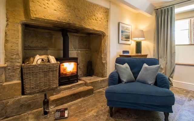 Atherstone Farmhouse & Cottage