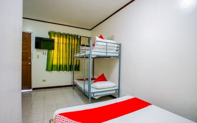 OYO 814 Laurien's Budget Hotel