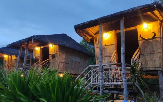 Tribu Kihud "Experience Simple Living"
