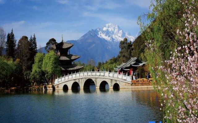 Nanfengli Homestay (Lijiang Sanyi Airport Branch)