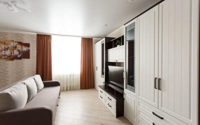 Dve podushki na ul. Leningradskaya d. 62, kv. 251