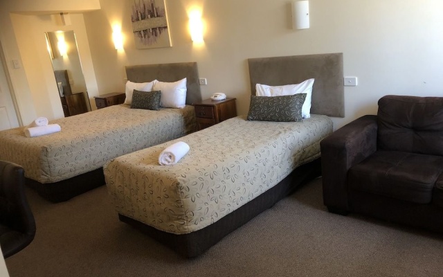 Castle Motel – Guest Rooms – Castlemaine