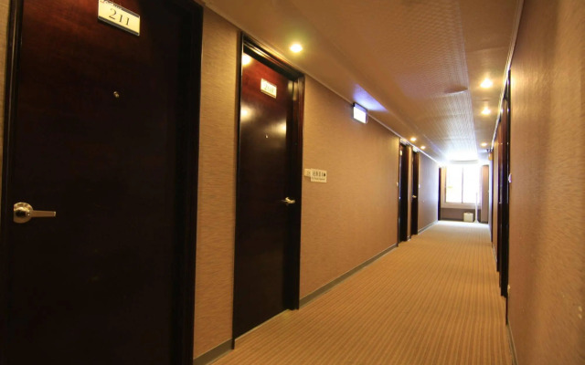Just Enjoy Business Hotel