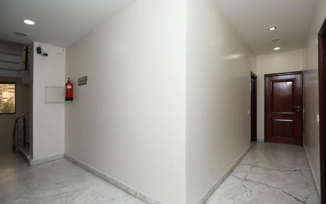 The Luxotica by OYO Rooms