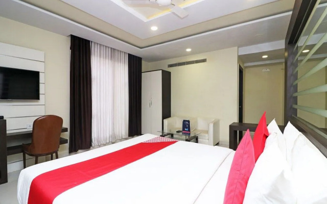 OYO 7054 Hotel Amabalika