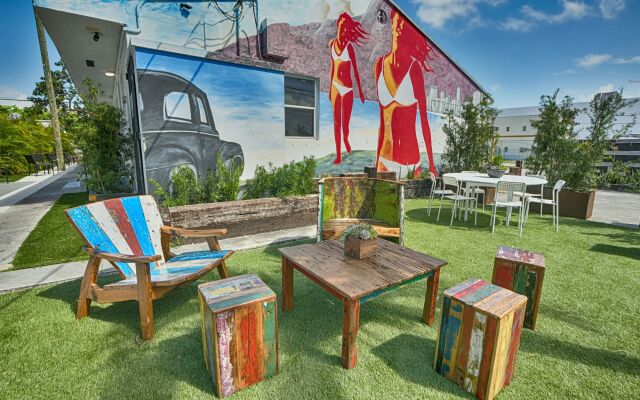 Artrageous Flats Wynwood