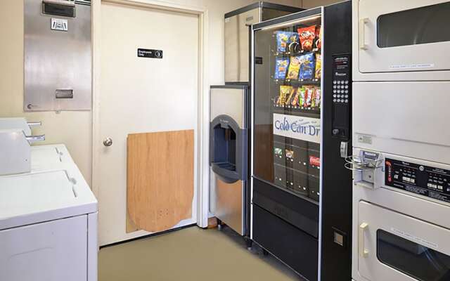 Cruise Inn RV Park and Lodging