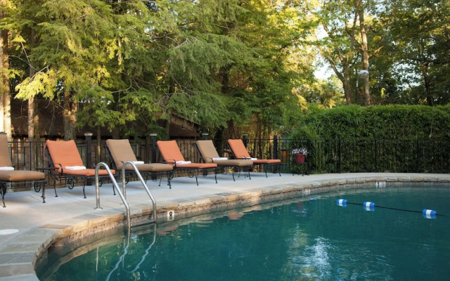 Chanticleer Inn Bed & Breakfast