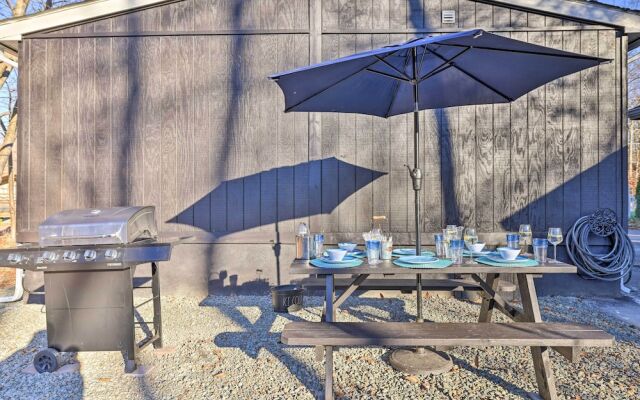 Game Room + Lake Access: Serene Tobyhanna Retreat