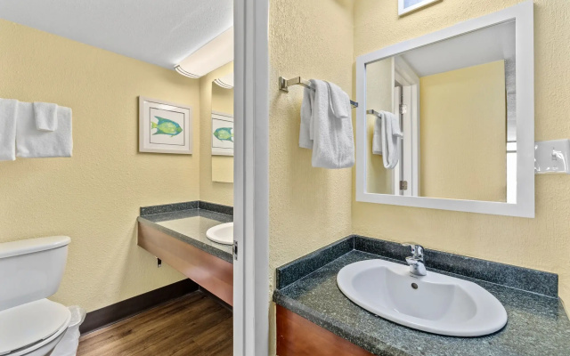 North Shore Oceanfront Resort Hotel with Waterpark