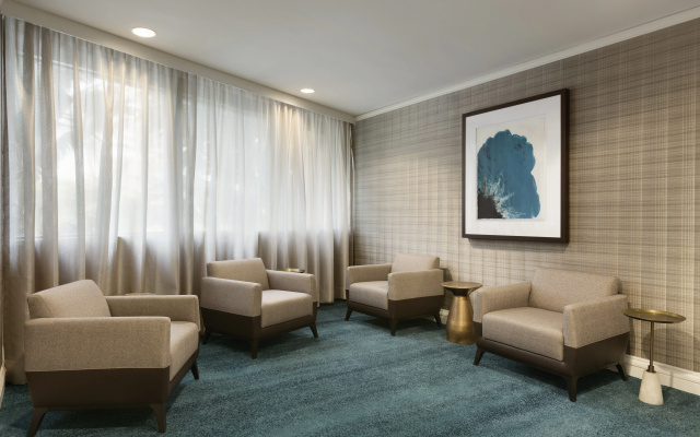 Hilton Miami Airport Blue Lagoon - Image 4