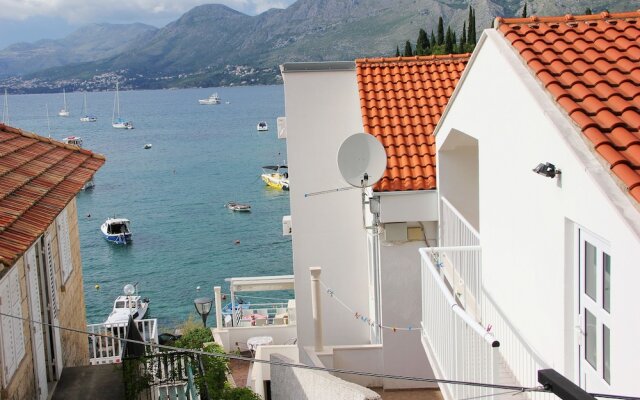 Villa Vanda Seafront Apartments
