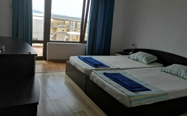 Paunovi Guest House