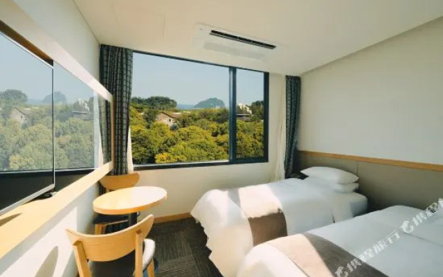 Jeju Poong Gyung Hotel