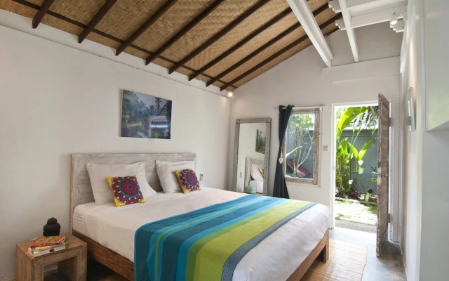 New 2 King Beds, Walk to Beach, Cafes all Else 30 Minutes From Airport