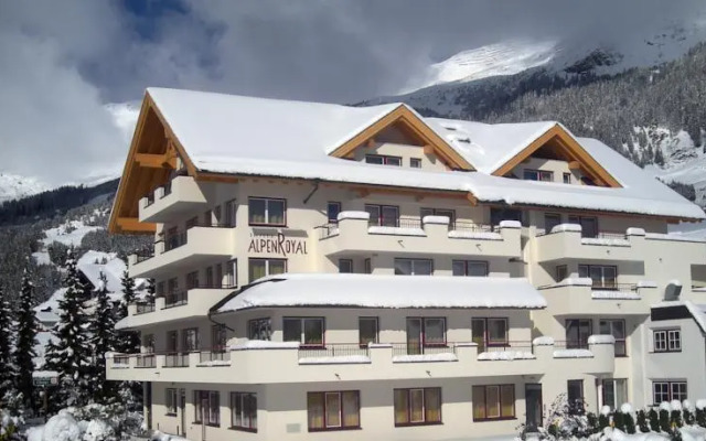 Hotel Alpenroyal
