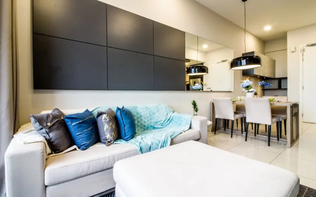 Robertson BY Shahjalal Suites