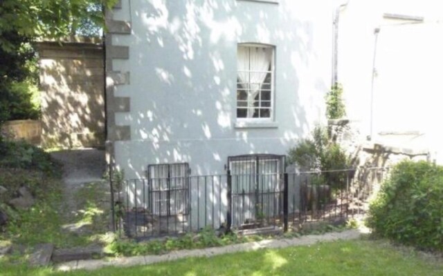 Remarkable Apartment in Oxton With Outside Space