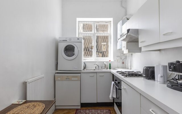 Fabulous 2BR in Kensington, Near Holland Park